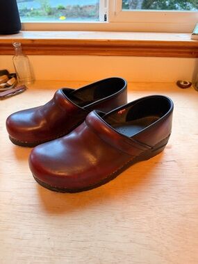 Sanita Women's Burgundy Leather Slip-On Clogs
